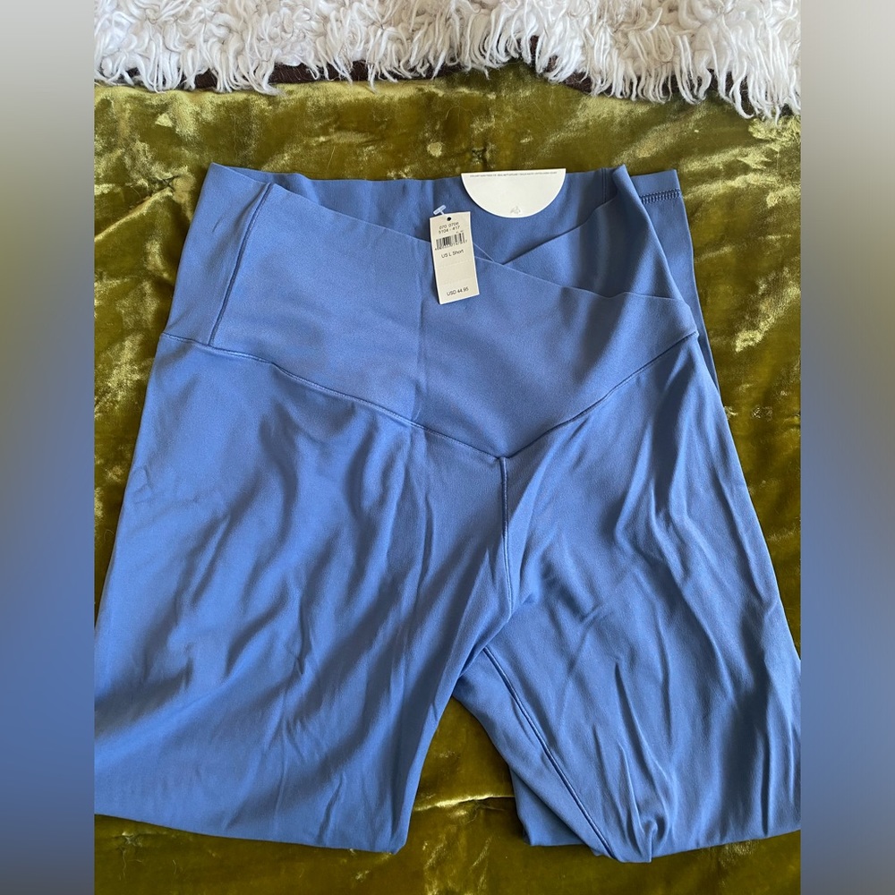 aerie blue high waisted cross over leggings L short NWT